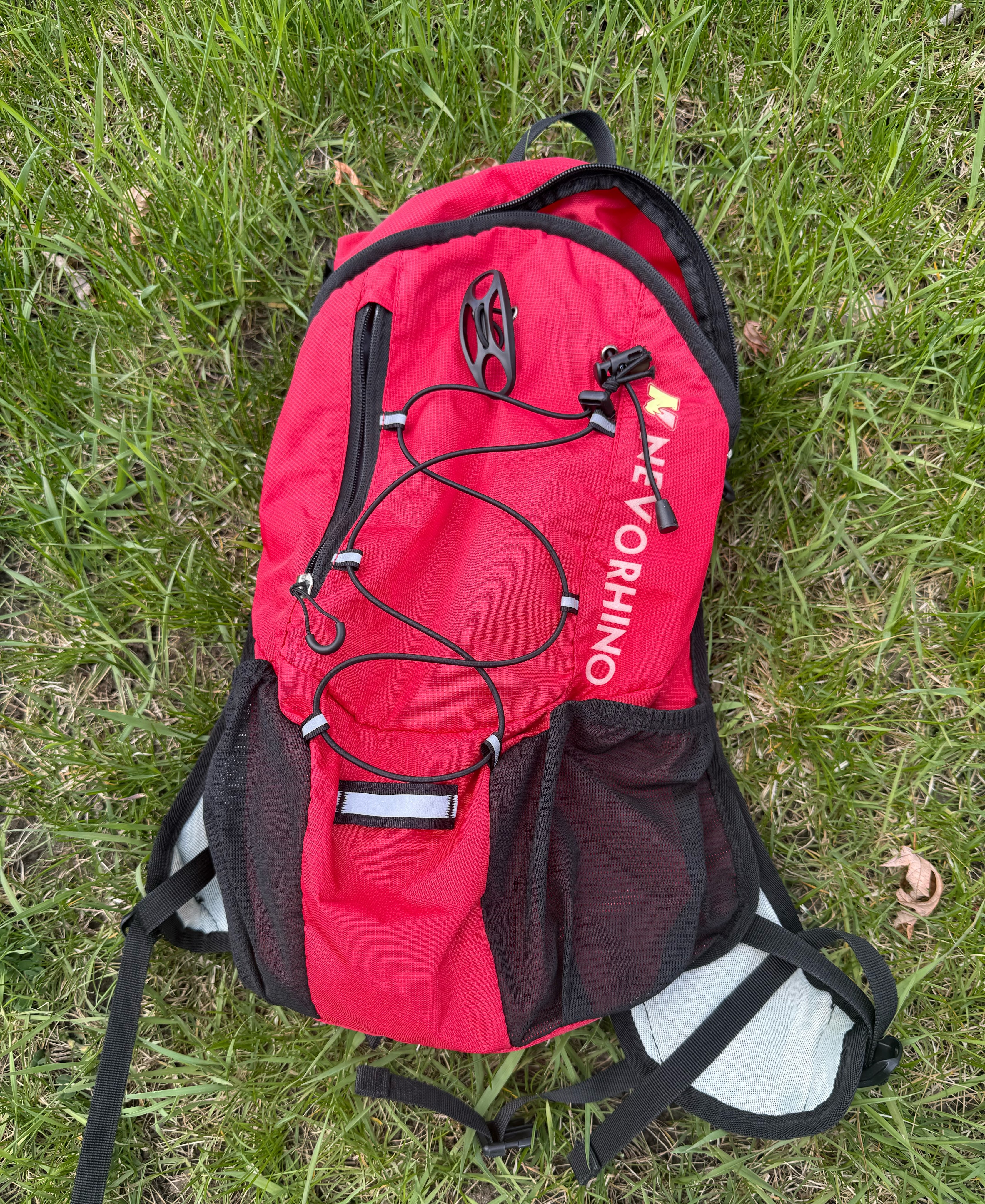silent sports, hydration pack